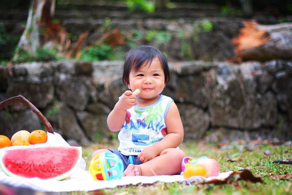 repères-enjeux-alimentation-bebe-enfant